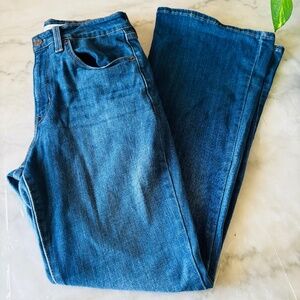 Levis flared jeans sz 29